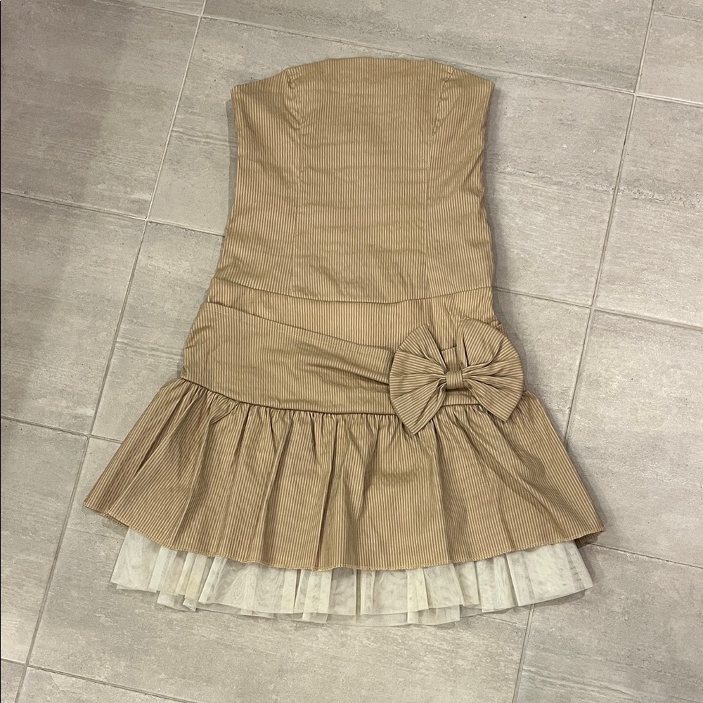 Y2K Tan Strapless Dress with Bow Detail
